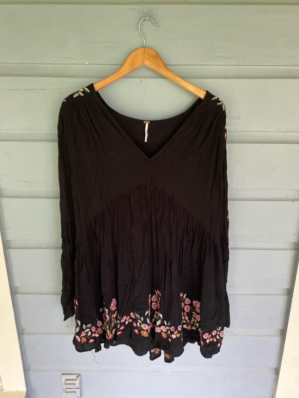 Free People Black Embroidered Babydoll Mini Dress Sz Medium - Picture 2 of 4